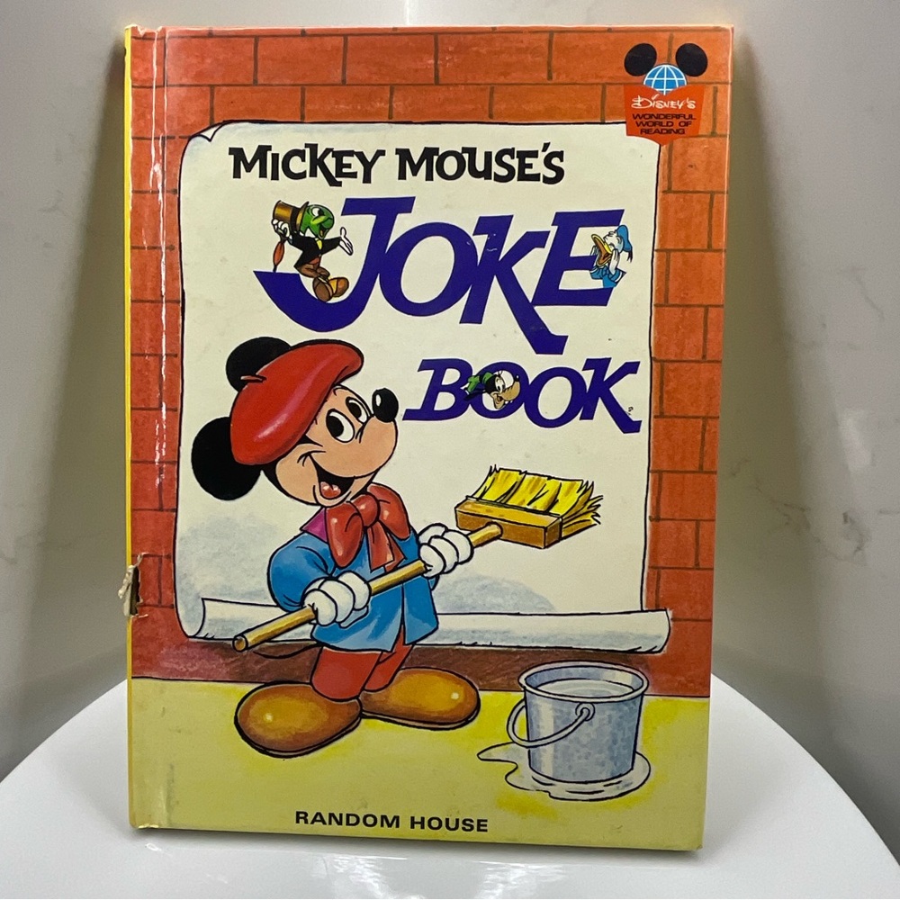 Mickey Mouse's Joke Book, Disney's Wonderful World of Reading (1973, hardcover)